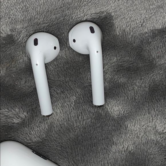 AirPods
